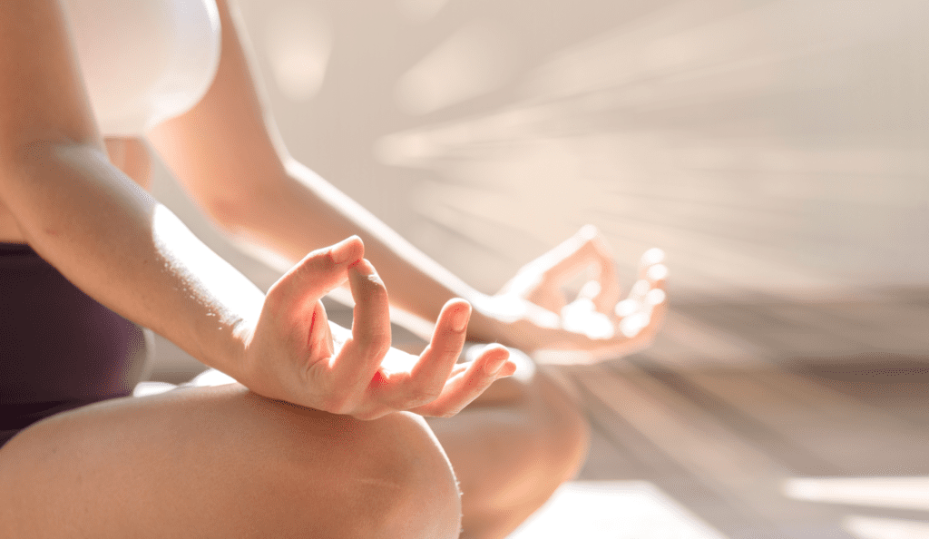 yogatherapie-lutter-contre-la-sedentarite-annecy-studio-wakanda